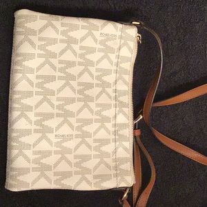 Michael Kors Bags - M.K. Crossbody bag Michael Kors Bags - M.K. Crossbody bag